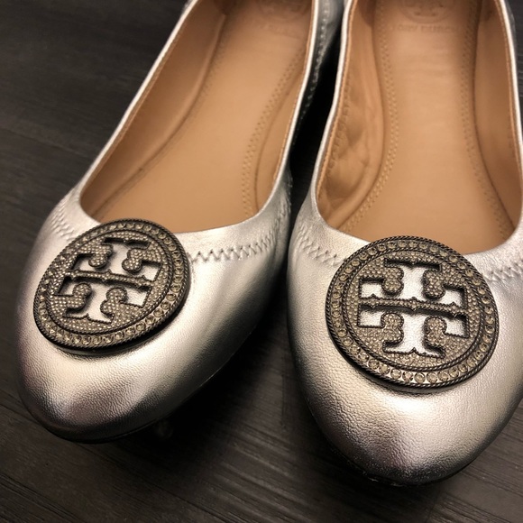 TORY BURCH LIANA METALLIC BALLET FLAT - Picture 2 of 7